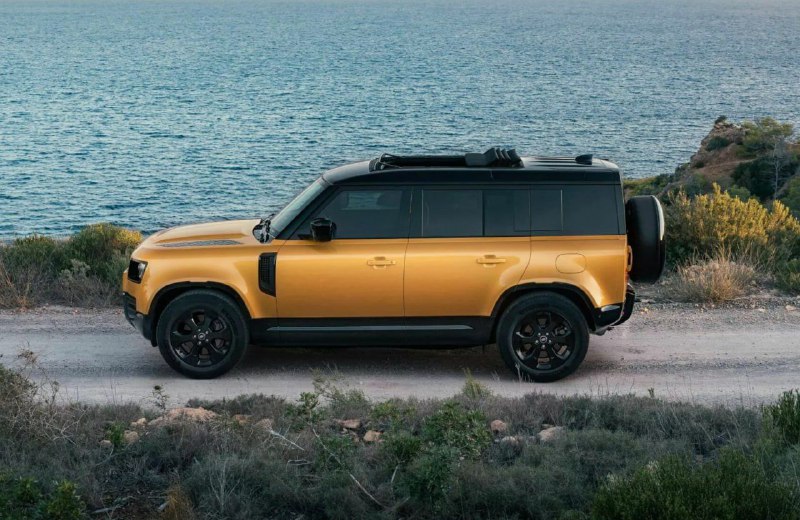 Land Rover Defender получил спецверсию в честь курортного острова Ибицы 4