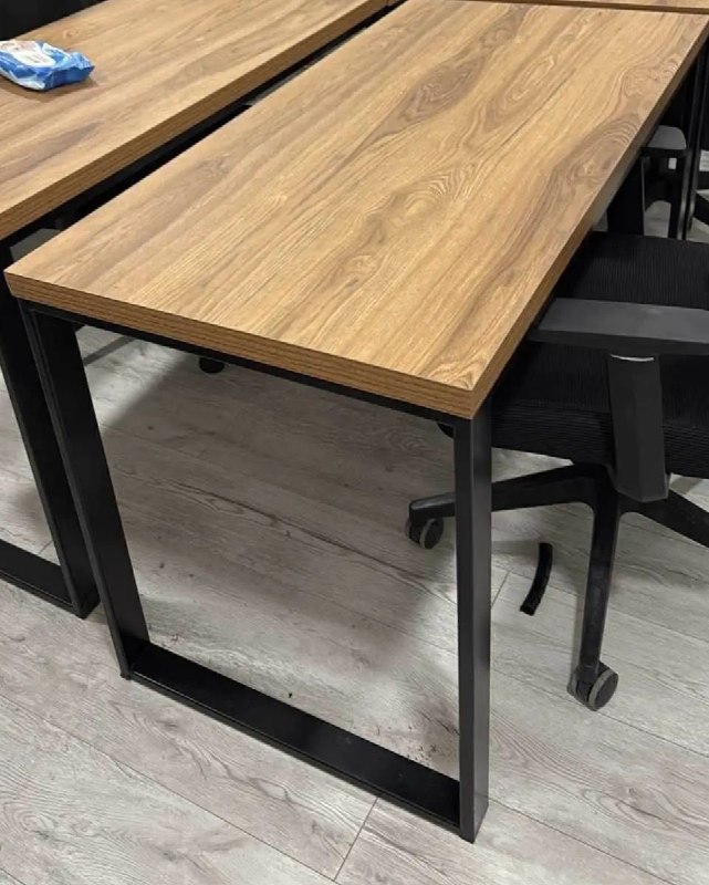 Продаю стол в стиле лофт б/у в отличном состоянии 120×60 с очень толстой столешницей 3,5 см и массивн — фото 1