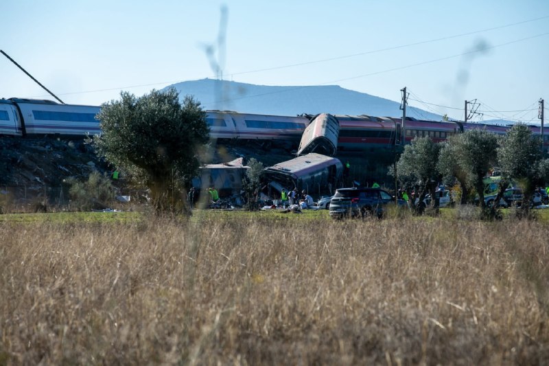 לפחות 46 הרוגים כששתי רכבות מהירות מתנגשות בספרד