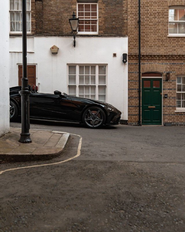 Aston Martin Speedster 3