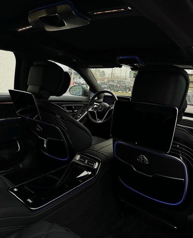 Mercedes-Maybach S680 4