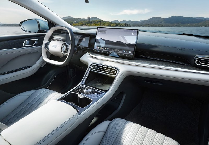 Geely представила седан Galaxy Starshine 6 7