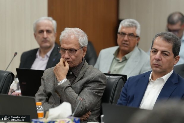 جماران: ⭕️ ربیعی، دستیار پزشکیان: مسئله بنزین تنها یک موضوع اقتصادی یا فنی نیست⭕️ هر تصمیمی در این حوزه، اگر بدون شناخت ابعاد اج
