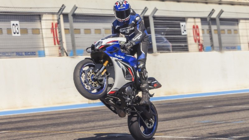 🚀 Серьёзные изменения в климата мотоциклистов: 2027 Suzuki GSX‑R1000 возвращает