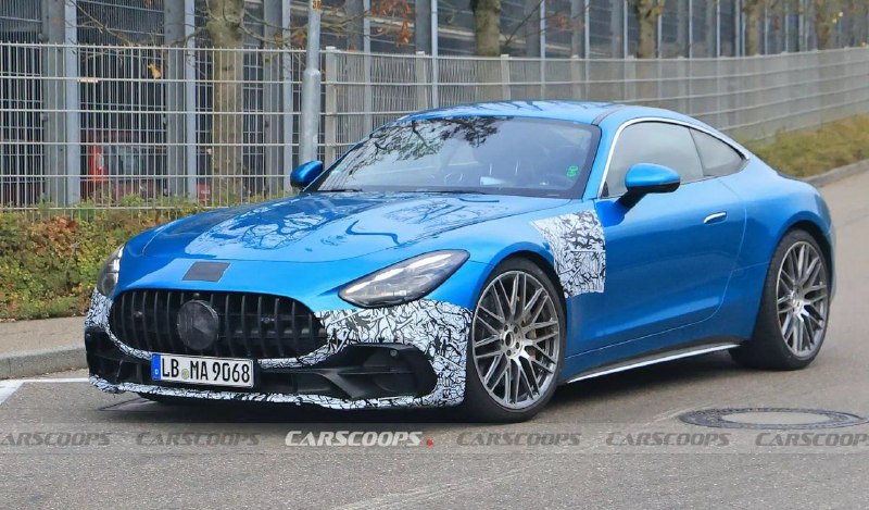 «Бюджетный» суперкар: базовую версию Mercedes-AMG GT вывели на тестыСуперкар Mer