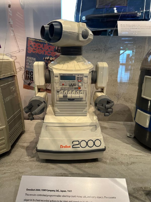 这些是1984年左右量产的机器人