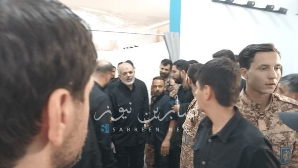 תת-אלוף ואחידי, מפקד משמרות המהפכה, ביקר בבית חולים זמני בטהרן
