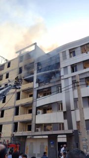 כבתה שריפה של בניין בן 5 קומות באחוז; נפצעו 3-4 בני אדם שריפה של בניין בן חמש קומות באזור קורוש באחוז, שנגר…