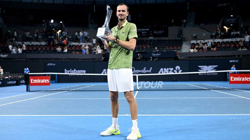 Российский теннисист Даниил Медведев стал победителем турнира в Брисбене (Австралия). фото