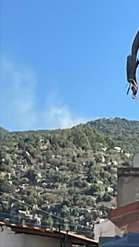 🚨 The bomb hit the Sadana area on the outskirts of the village of Kfar Shuba, which caused fires to flare up there.