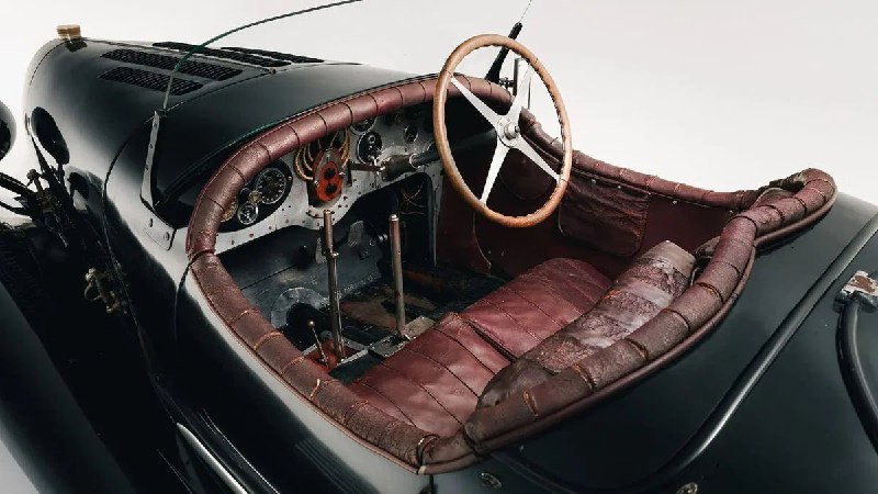 Уникальный 97-ЛЕТНИЙ Bugatti пустят с молотка 3