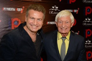 Отцу Леонида Агутина стало плохо в Москве — 91-летний Николай Петрович пожаловался на резкие боли в груди и затруднённое дыхание.Медики осмотрели Николая Петровича, провели диагностику. Агутина-старшего могут отвезти в больницу. В последнее время артист от