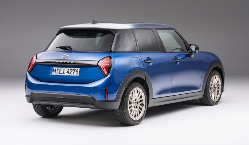 Новый Mini Cooper получил удлиненную версию 3