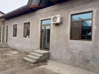 Xovli uy sotiladi