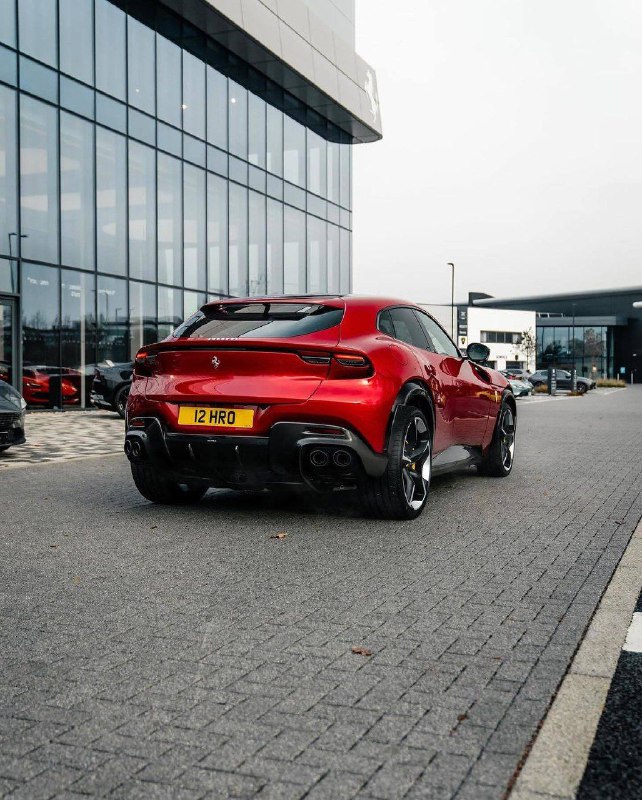 Ferrari Purosangue 5