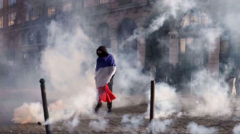 גרמניה, צרפת מתכוננות להפגנות יוקר המחיה בליל כל הקדושים אנשים אמורים לצאת לרחובות גרמניה וצרפת כדי למחות נ…