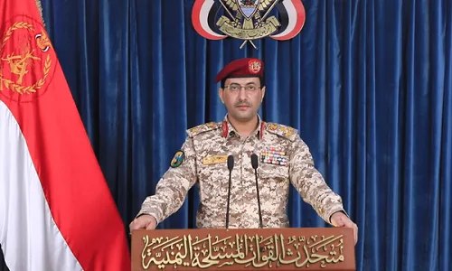 خبرگزاری صنایع: ارتش یمن: کشتی سعودی را با موشک بالستیک هدف قرار دادیمارتش یمن از حمله موشکی به یک کشتی سعودی در دریای سرخ و سواحل المخا