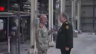 כלי תקשורת באיראן פרסמו צילומים של מפקד הכוחות המזוינים עלי עבדולהי במפעל טילים בליסטיים תת-קרקעיים.