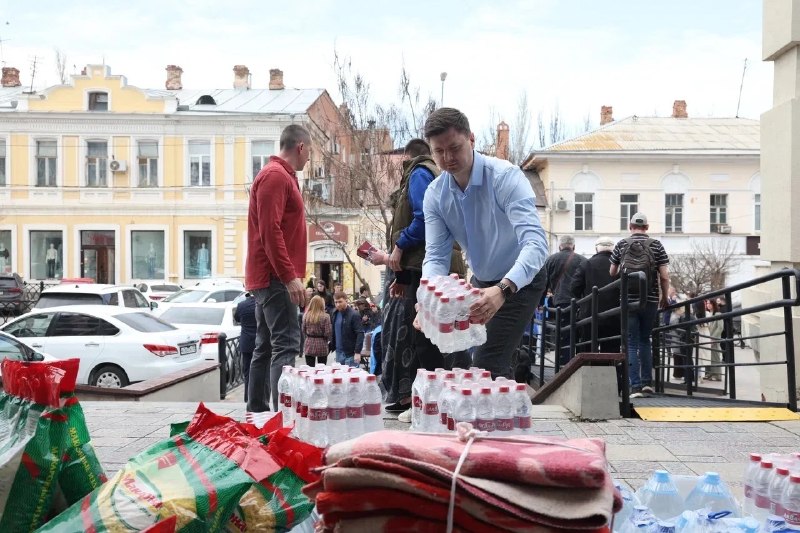 Две партии гуманитарной помощи отправила в Дагестан Астраханская область. фото