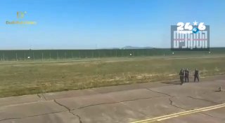 תיעוד נחיתת המטוס שדווח בטעות כחטוף: אנשי אבטחה עם אקדחים שלופים