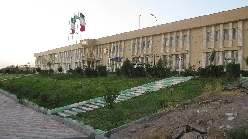 روزنامه سپهرغرب: ⭕️انحلال دانشگاه پیام نور منتفی شد‌🔹️وزیر علوم در آیین افتتاح ساختمان اداری دانشگاه پیام نور استان سمنان:🔸️من و رئیس‌جمه