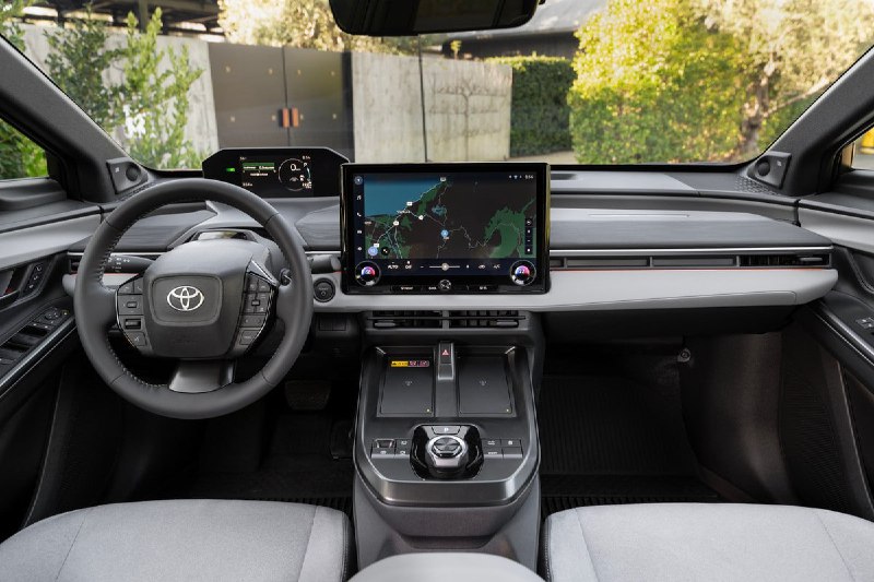 Toyota C-HR вернулся в США как электрокар 3