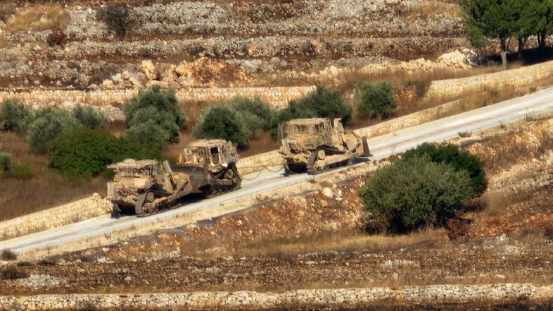 🚨הכיבוש מושך רכב פגום מפאתי ואדי סלוקי לכיוון העיירה החולה