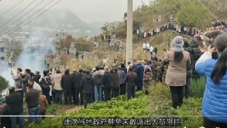 法新社：中国村民在反强制火葬博弈中获胜中国乡村爆发民众抗议，迫使地方当局放弃强制推行火葬取代传统土葬的政策，反对该政策的民众向法新社证实了这一消息。👉 继续浏览后续：https://rfi.my/CIcD.g