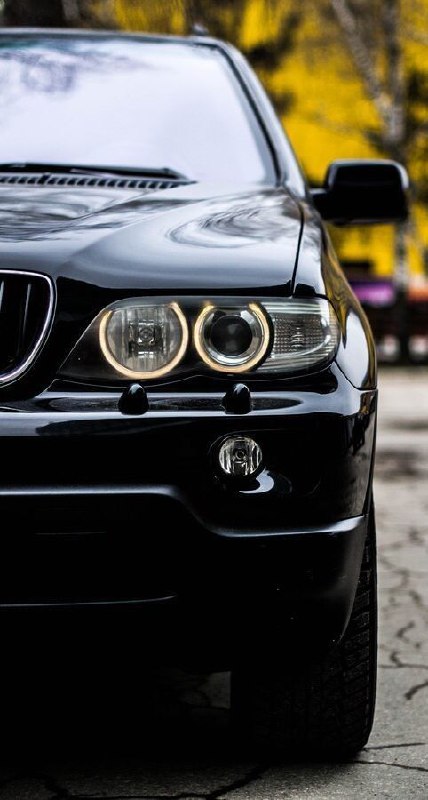 BMW X5 празднует 25-летие. Осенью 1999 г. с конвейера сошел первый кроссовер бав