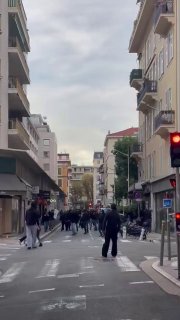 בצרפת, הצרפתים עצמם מתארגנים יותר ויותר להתעמת עם חמושי אנטיפא ואיסלאמיסטים. קבוצות כאלה מנסות להגן על רחוב…