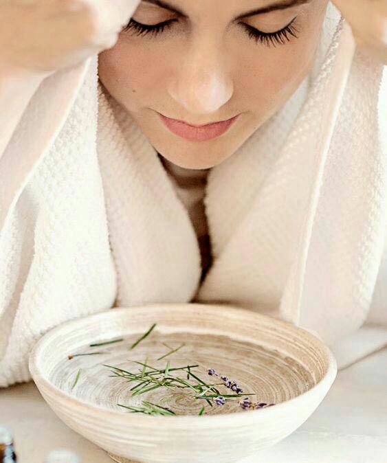 🍃طب گیاهی و سنتی🍃: 🔴 #سم‌زدایی ازپوست ✅در۳لیوان آب یک قاشق مرباخوری مریم گلی،اکلیل کوهی یابومادران اضافه وپس ازدم شدن درفاصله۲۵سانتی متری ظ