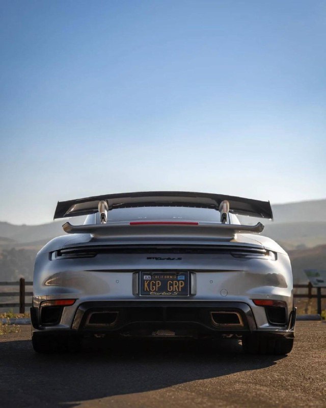 Porsche 992 Turbo S 4