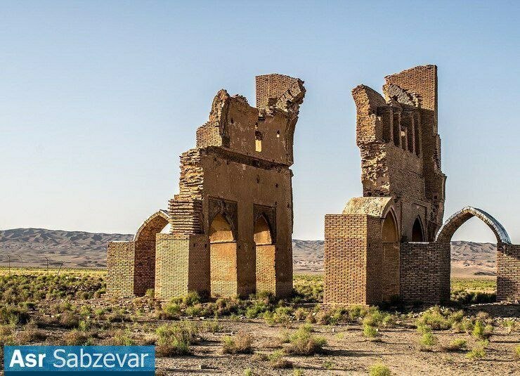 پایگاه خبری عصر سبزوار: 🔺روز بهخیر! 👋🔸امروز، سهشنبه؛🔹۲۷ مرداد ۱۴۰۵ خورشیدی؛🔹۱۸ اوت ۲۰۲۶ میلادی🔹و ۵ ربیعالاول ۱۴۴۸ قمری است.📸 بقایای مسجد تاری