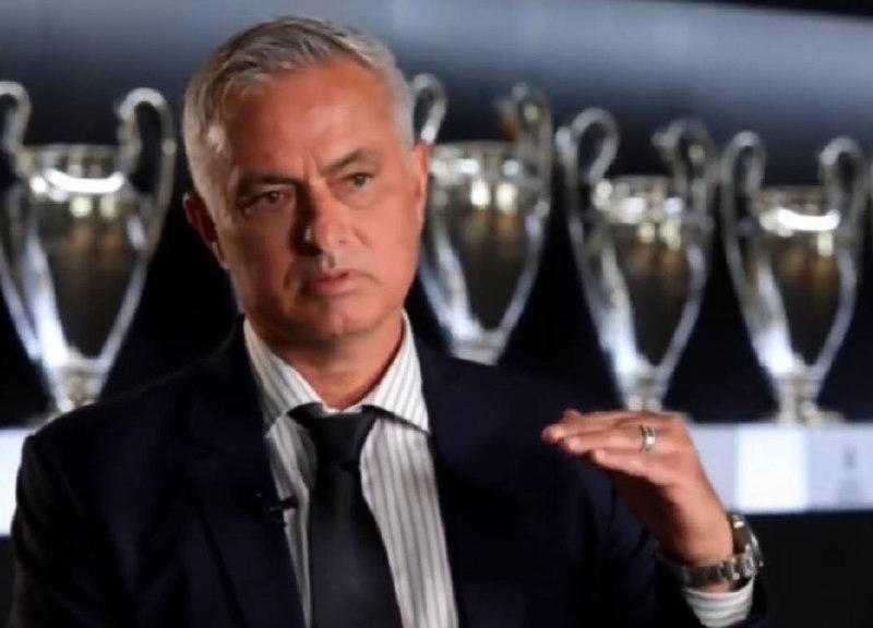 RealMadridCFNews | رئال مادرید سی اف نیوز: 💬 رئال مادرید اوج دوران مربیگریه 🗣️ ژوزه مورینیو: 🔴 «رئال مادرید، اوج دوران حرفهای یه مربیه.» 🔴 «برگشتن به خونهست؛ حتی