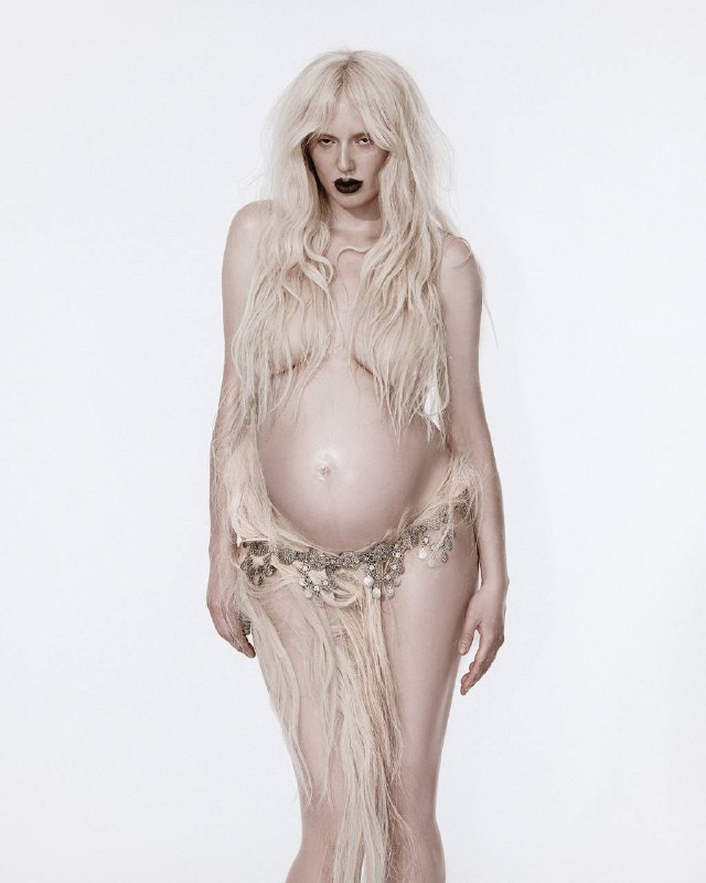 Ну что ребят…кого то может я уже и достала, как кого то Рианна, кого то наоборот, но это не имеет никакого значения для меня, потому что я получаю удовольствие и наслаждаюсь процессом! 🤣Встречайте очередную беременную фотосессию! Фоткала Камила, красила Глаша, чесала Туева - наша легендарная Питерская четверка 🤣Ну что ребят…кого то может я уже и достала, как кого то Рианна, кого то наоборот, но это не имеет никакого значения для меня, потому что я получаю удовольствие и наслаждаюсь процессом! 🤣Встречайте очередную беременную фотосессию! Фоткала Камила, красила Глаша, чесала Туева - наша легендарная Питерская четверка 🤣