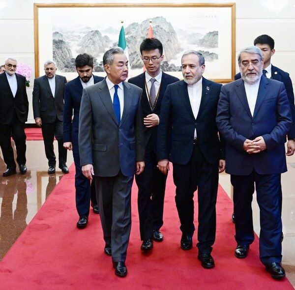 Wangi addressed Iraq: China is ready to help reduce tensions and establish peace in the region