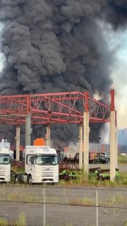 The moment many Ukrainian FP-1 drones struck the Wildberries logistics hub in St. Petersburg one by one. No air defense present.