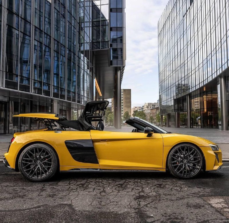 2021 Audi R8 V10 Spyder RWD 7