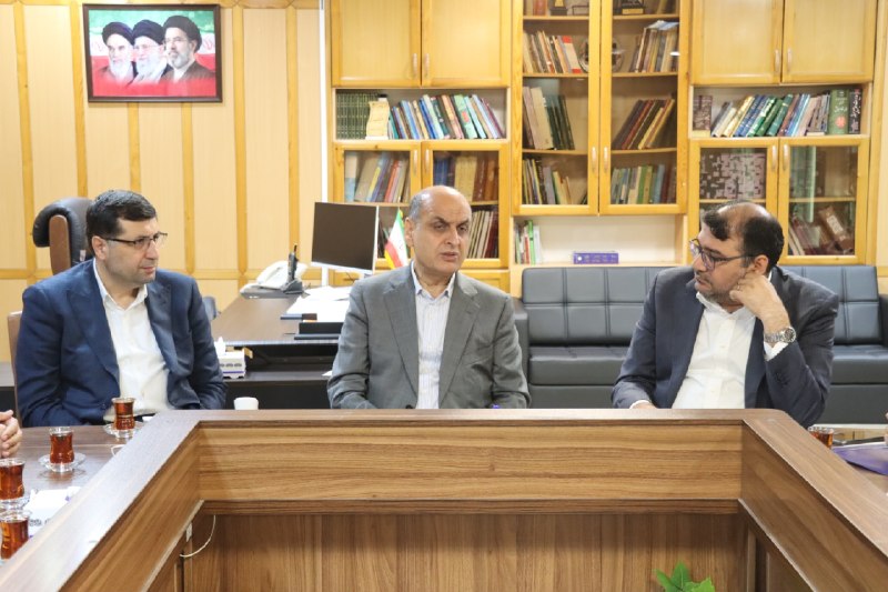 استان گیلان: 🏛️ هادی حقشناس استاندار گیلان در دیدار با مدیرعامل سازمان جمعآوری و فروش اموال تملیکی؛📈 واردات از گمرکات گیلان ۷۶ درصد