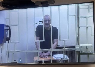 Бизнесмена Илью Трабера отпустили из СИЗОКак пишет «Фонтанка», следствие приняло такое решение из-за резкого ухудшения состояния здоровья бизнесмена.«Агентство» со ссылкой на источник пишет, что вечером 27 августа Трабер покинул СИЗО в Москве и отправился 