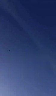 תושבי ויניצה מברכים על כטב"מ הג'ט גרניום-4, שהגיע לבקר באחד מהמתקנים הלוגיסטיים. VK מקס זן