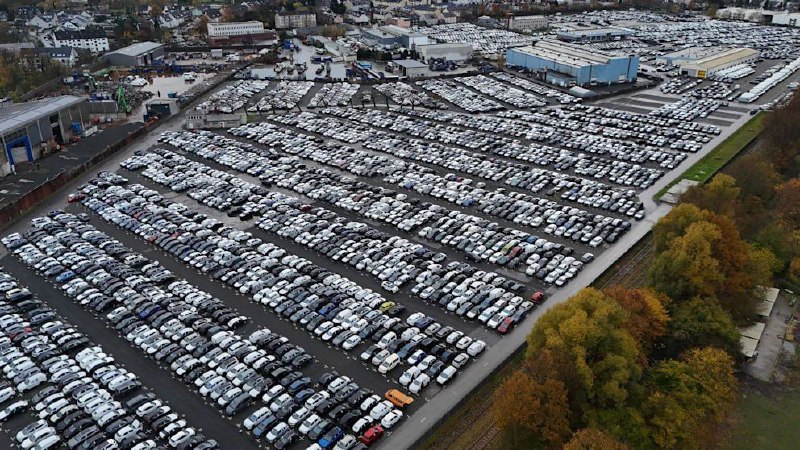 В Германии простаивает 6000 новых автомобилей Volkswagen и Audi