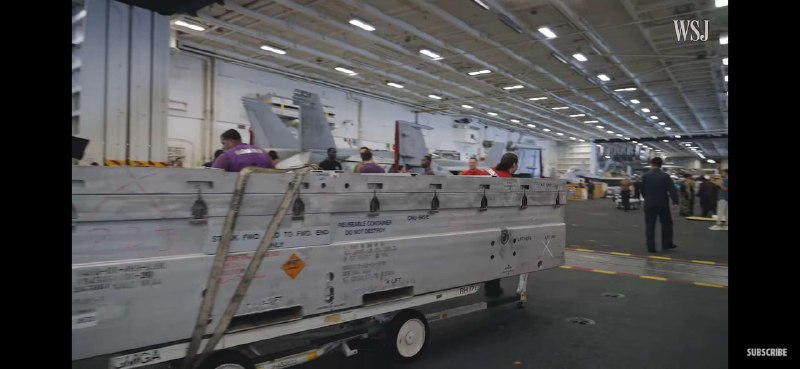 הוול סטריט ג'ורנל פרסם קטעים מנושאת המטוסים USS ג'ורג' וושינגטון, הממוקמת במפרץ עדן ליד איראן. המסגרת, בין…