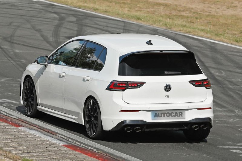 Volkswagen испытывает 400-сильный Golf R 4