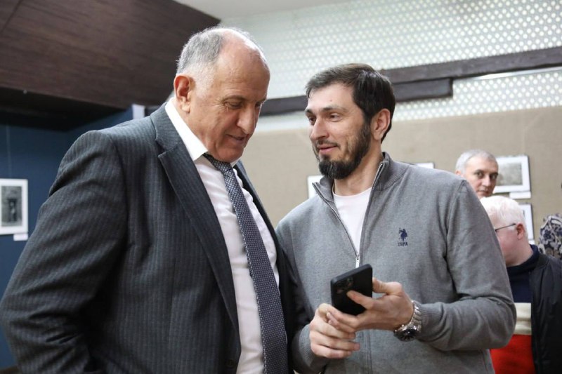 Хотел зайти на чашку чая к фото