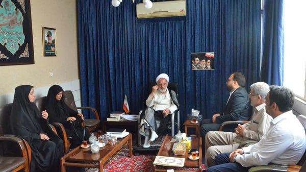اخبار استان مرکزی: رسانه‌ها سپر دفاعی جامعه در برابر فتنه‌های دشمنان هستند🔹نماینده ولی‌فقیه در استان مرکزی: اصحاب رسانه مرزبانان آگاهی و بص