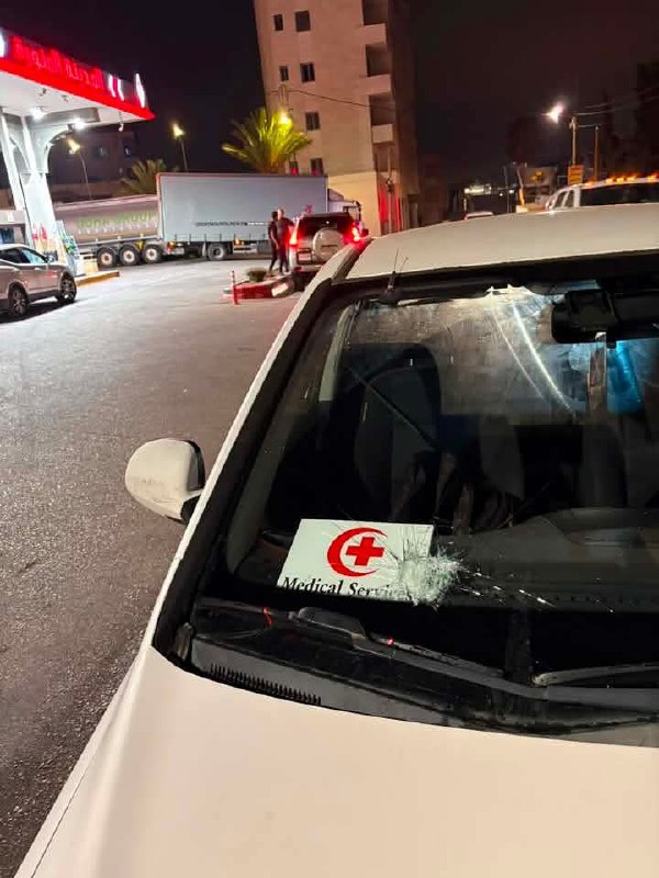 مستوطنون يرشقون الحجارة في شارع النفق بالقدس