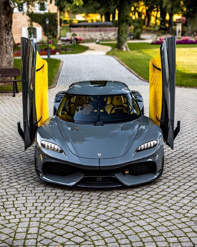 Koenigsegg Gemera 4