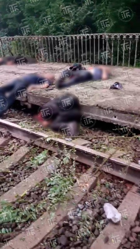 גרפיקה: שמונה אזרחים אוקראינים נהרגו בתחנת הרכבת קוויטנבה במחוז ברובארי, מחוז קייב במהלך התקיפה הלילה של רו…