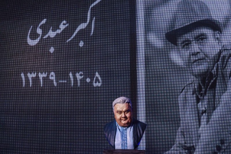 خبرگزاری آنا: 📷 مراسم چهلم زنده‌یاد «اکبر عبدی»🔹️مراسم چهلمین روز درگذشت زنده‌یاد «اکبر عبدی» با حضور خانواده، نزدیکان و جمعی از اهالی